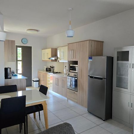 Modern And Cosy Condo: Westwood Apartments Flic-en-Flacq Esterno foto